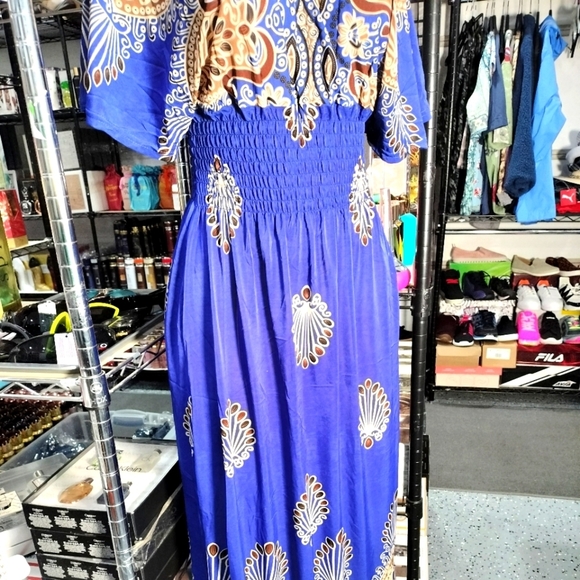 Printed Women's Dresses - Picture 2 of 3